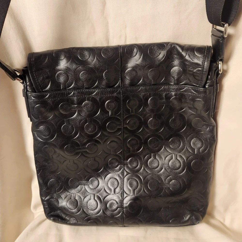 Coach Mens Messenger Bag Black‎ Leather Embossed Op Art Crossbody 70475